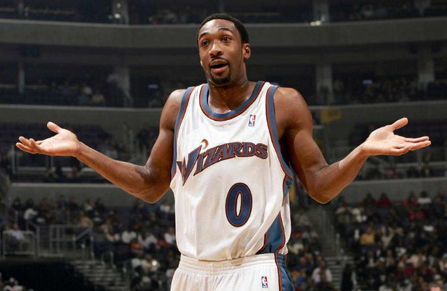 萨内蒂谈何塞普车祸事件：意外总是难免的，我们都会支持他（萨内蒂谈何塞普车祸：意外在所难免，大家都会支持他）