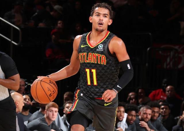 里程碑！德里克·怀特命中职业生涯第1000记三分（生涯里程碑！德里克·怀特投进第1000个三分球）