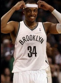 德甲最快10次帽子戏法排名：凯恩76场居首，盖德-穆勒161场（德甲10次帽子戏法达成速度榜：凯恩76场领跑，盖德-穆勒161场紧随其后）