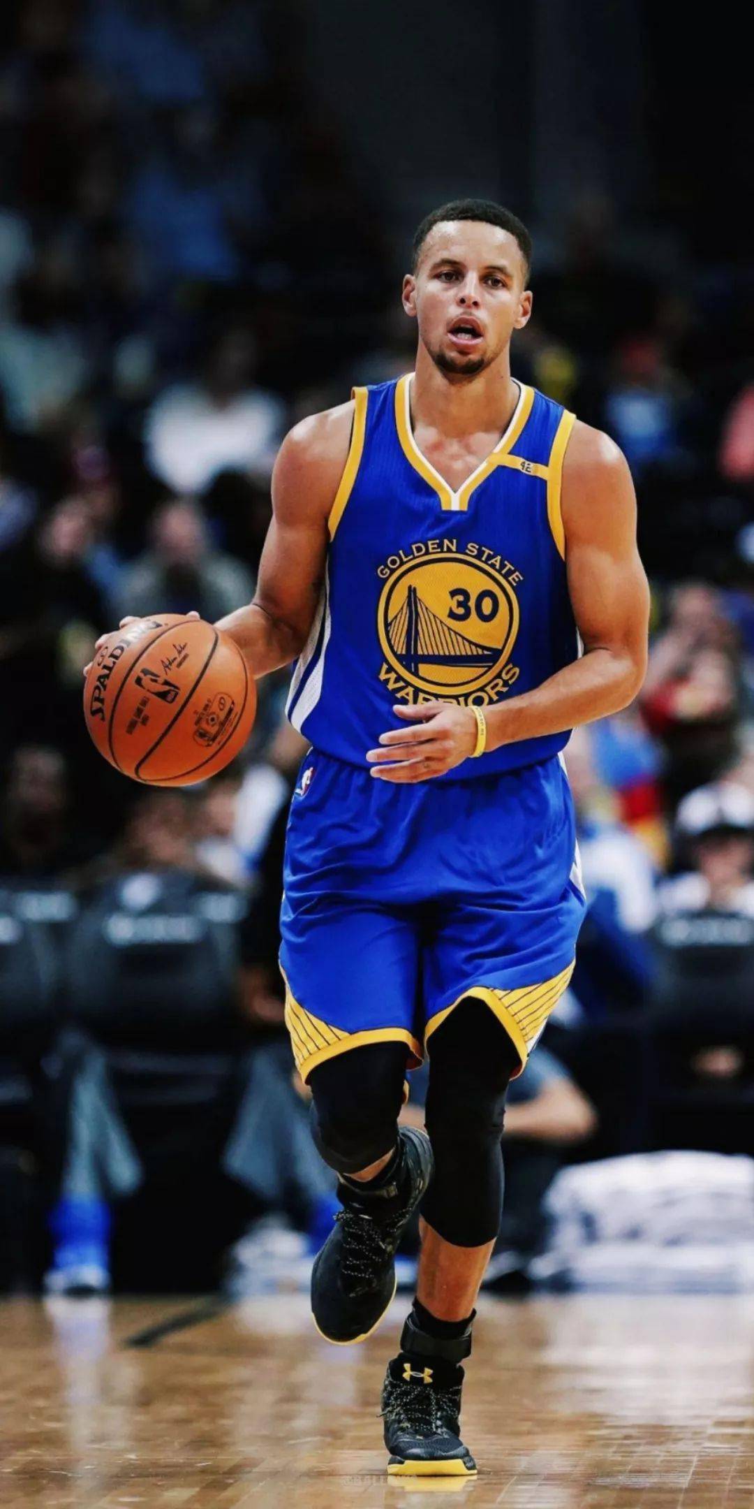 高效发挥！胡金秋20分钟9投8中轻取19分5篮板（效率爆表！胡金秋20分钟9投8中砍下19分5篮板）