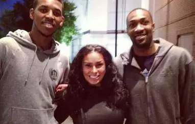 爽看，安菲尔德的观众凭一张门票能看两场红军vs毕包的友谊赛（安菲尔德福利：一张门票看两场红军对毕包友谊赛）