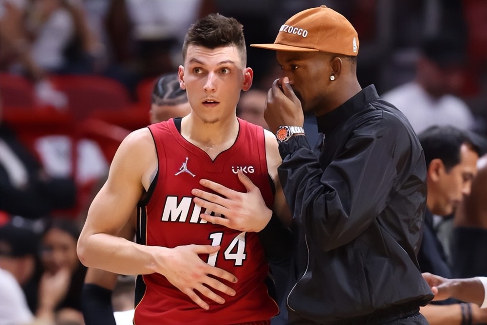 巴甲战报：内马尔帽子戏法，桑托斯3-0完胜尤文图德（巴甲快讯：内马尔上演帽子戏法，桑托斯3比0击退尤文图德）