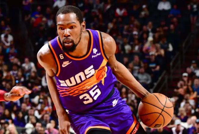 哈里森·巴恩斯成马刺队史最老30+5+5且命中5三分球员（哈里森·巴恩斯成为马刺史上最年长拿下30+5+5且命中5记三分的球员）